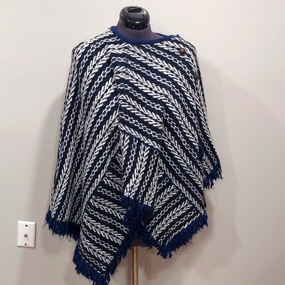 ANTTHOPOLOGIE NEW  women poncho